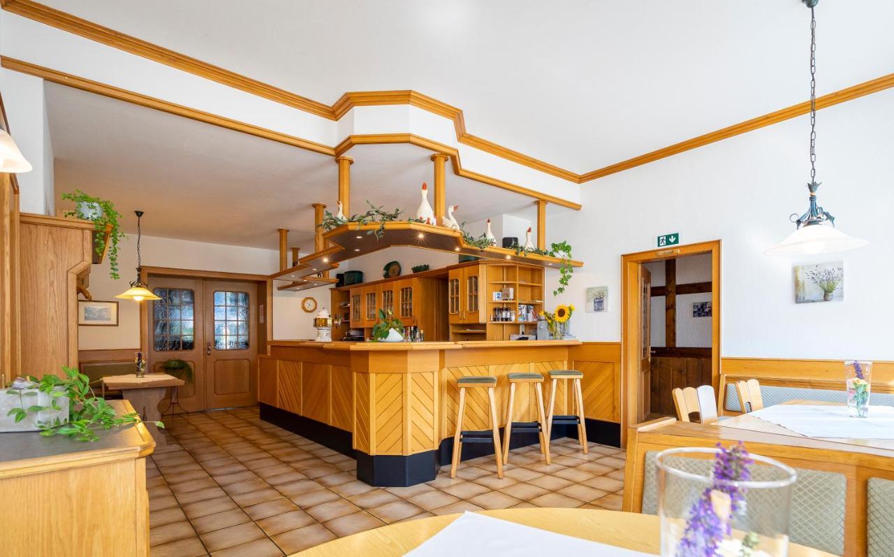 Zum Lindenbaum Hotel Finnentrop Luaran gambar